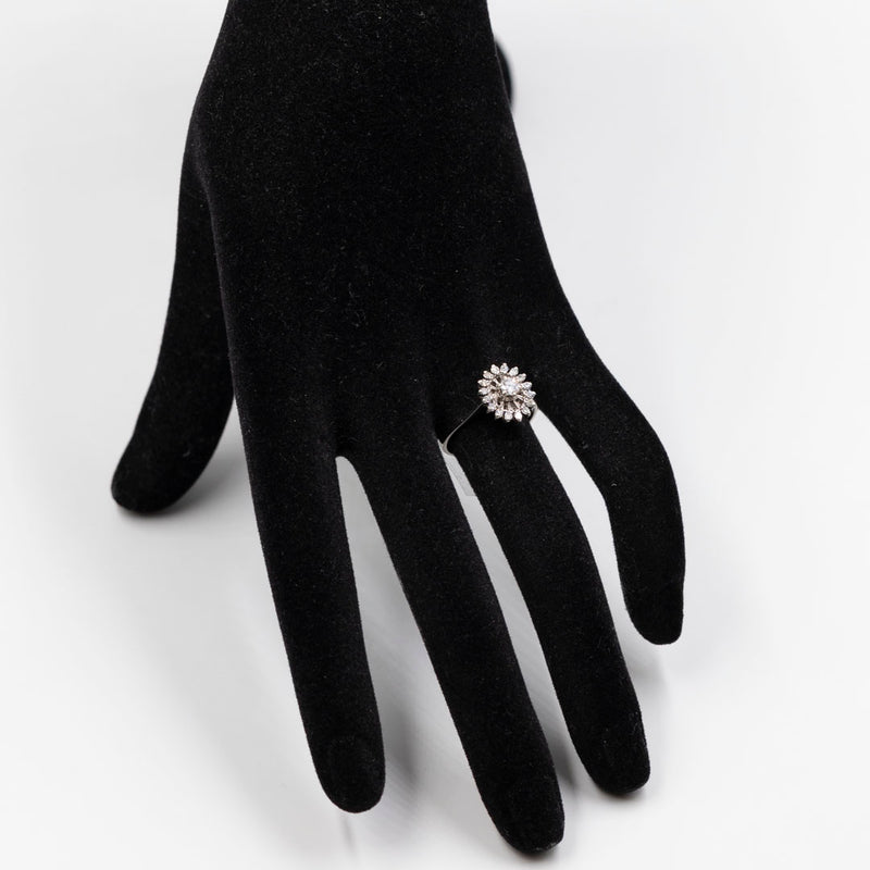 Anello vintage in oro bianco 18K con diamanti (0.32ctw ca.), anni '70