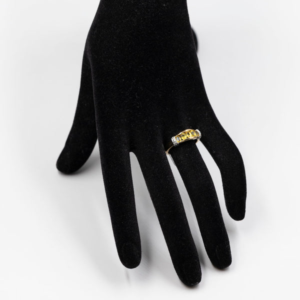 Anello vintage in oro giallo 9k con zaffiri gialli e diamanti