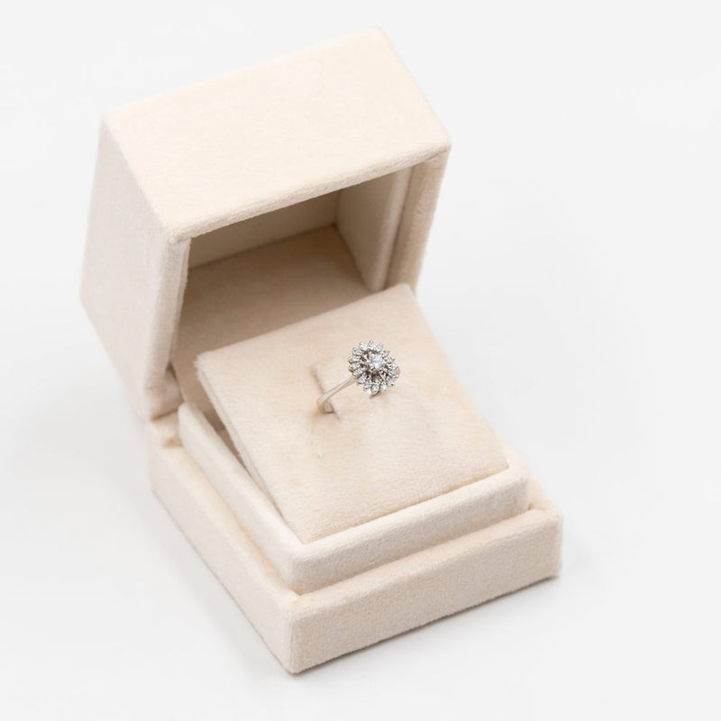 Anello vintage in oro bianco 18K con diamanti (0.32ctw ca.), anni '70