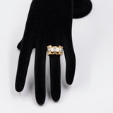 Vintage-Ring „Tank“ aus 18 Karat Gelbgold mit Diamant im Brillantschliff (0.12 ct) und Rosetten, 40er Jahre