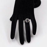 Anello vintage a margherita in oro bianco 14k con zaffiro (1ct) e diamanti (0,24ctw)