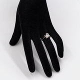 Anello vintage in platino con diamante a goccia (1,01ct) e due diamanti (0,17ctw)