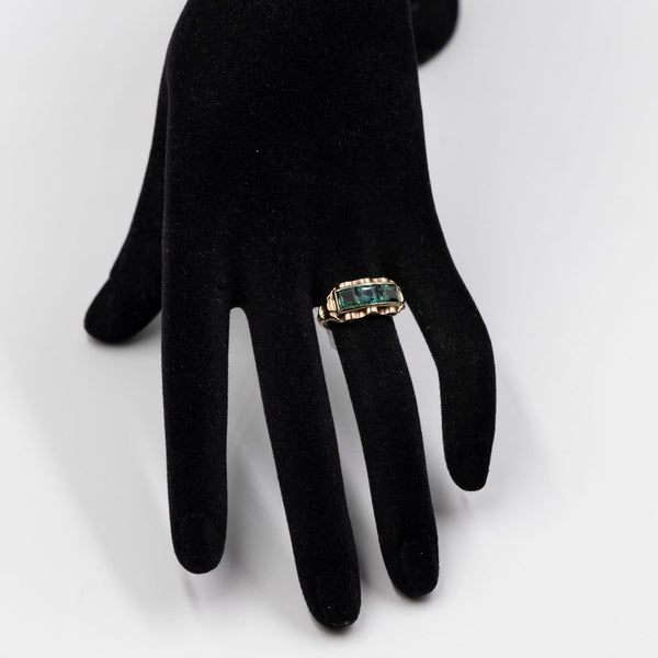 Anello vintage da cocktail in oro giallo 8k con spinelli verdi