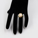 Vintage-Ring aus 18 Karat Gelbgold mit rosa Koralle, 60er Jahre