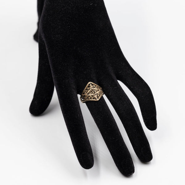Anello vintage in oro giallo 8k con lavorazione a filigrana
