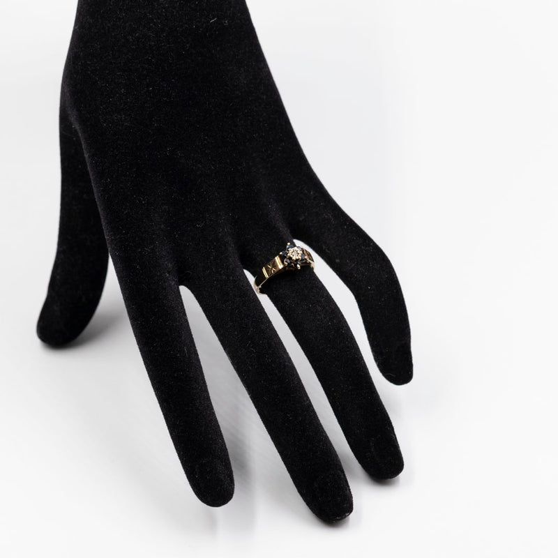 Anello vintage in oro giallo 9k con zaffiri e diamante