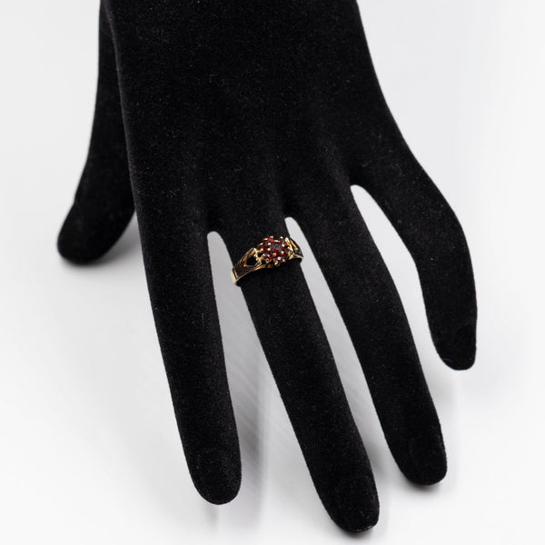 Anello vintage in oro giallo 9k con granati (0,15ct)