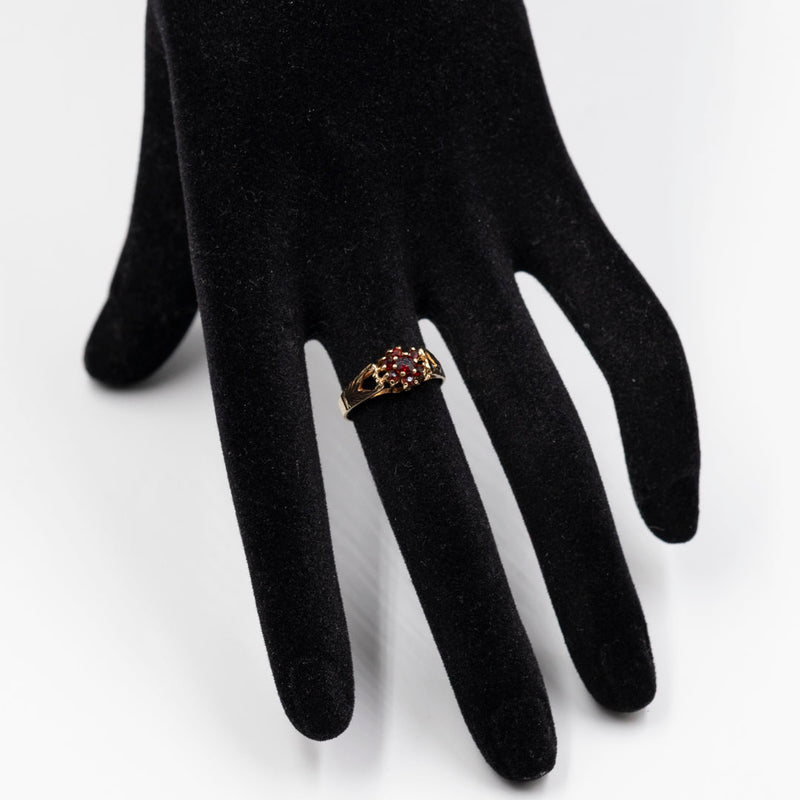 Anello vintage in oro giallo 9k con granati (0,15ct)