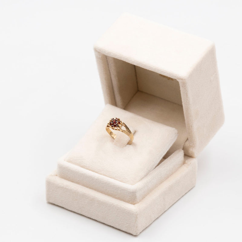 Anello vintage in oro giallo 9k con granati (0,15ct)