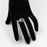 Bague vintage en or blanc 18 carats avec saphir (0,80 ct) et pavé de diamants (1 ct au total)