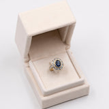 Vintage-Gänseblümchen-Ring aus 14-karätigem Gelbgold mit synthetischem Saphir und Diamant (1.80 ctw), 80er Jahre