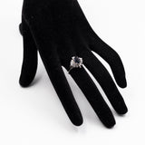ANELLO A BALLERINA VINTAGE IN PLATINO CON ZAFFIRO (1.36CT) E DIAMANTI (0.48CTW)