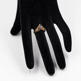 Anello vintage a "V" in oro giallo 9k e zaffiro