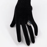 Anel vintage em ouro branco 14k com diamantes (0,80 ct) e safiras lapidadas em marquise (0,70 ct), década de 60