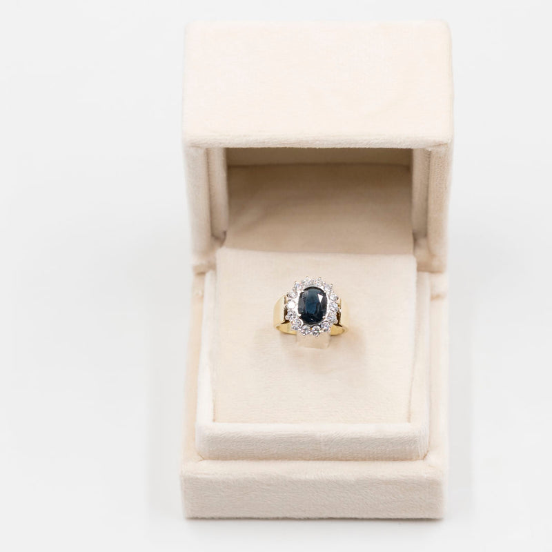 Anello vintage a margherita in oro giallo e bianco 14k con zaffiro (1,50ct) e diamanti (0,70ctw), anni '70