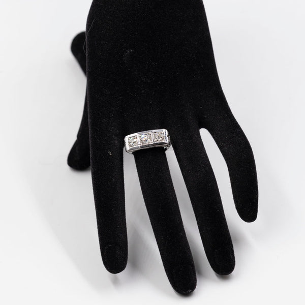 Anello trilogy Art déco in oro bianco 18k e diamanti (1,60ctw), anni '30/'40