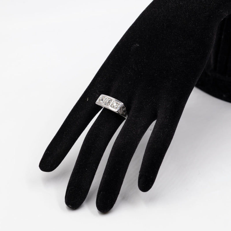 Anello trilogy Art déco in oro bianco 18k e diamanti (1,60ctw), anni '30/'40