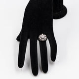 Bague fleur vintage en or blanc 14 carats avec diamant central de 0,80 ct et diamants environnants de 0,36 ct, années 70