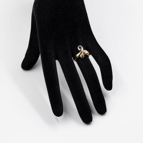 Anello vintage in oro giallo 14k con zaffiro, rubino, smeraldo e diamante. Anni '70
