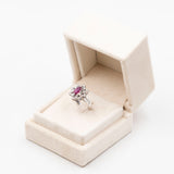 Anello vintage a fiore in oro bianco 14k con rubino (0,90ct) e diamanti (1,10ctw), anni '70