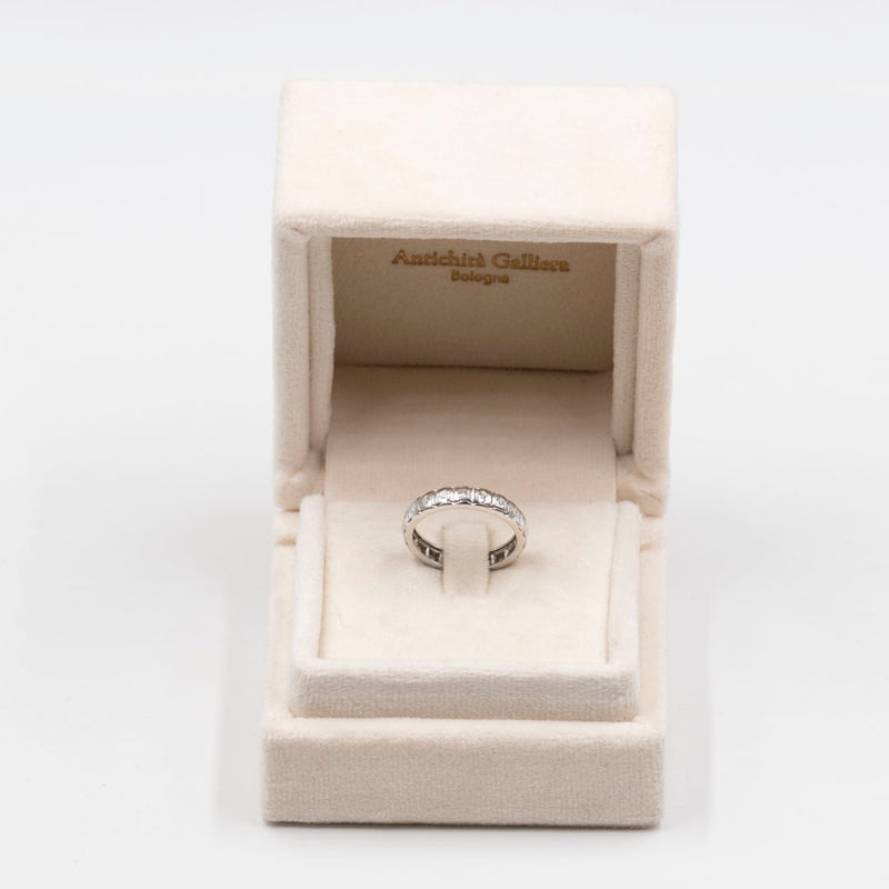 Anello eternity in oro bianco 18k con diamanti (0,20ctw), anni '60
