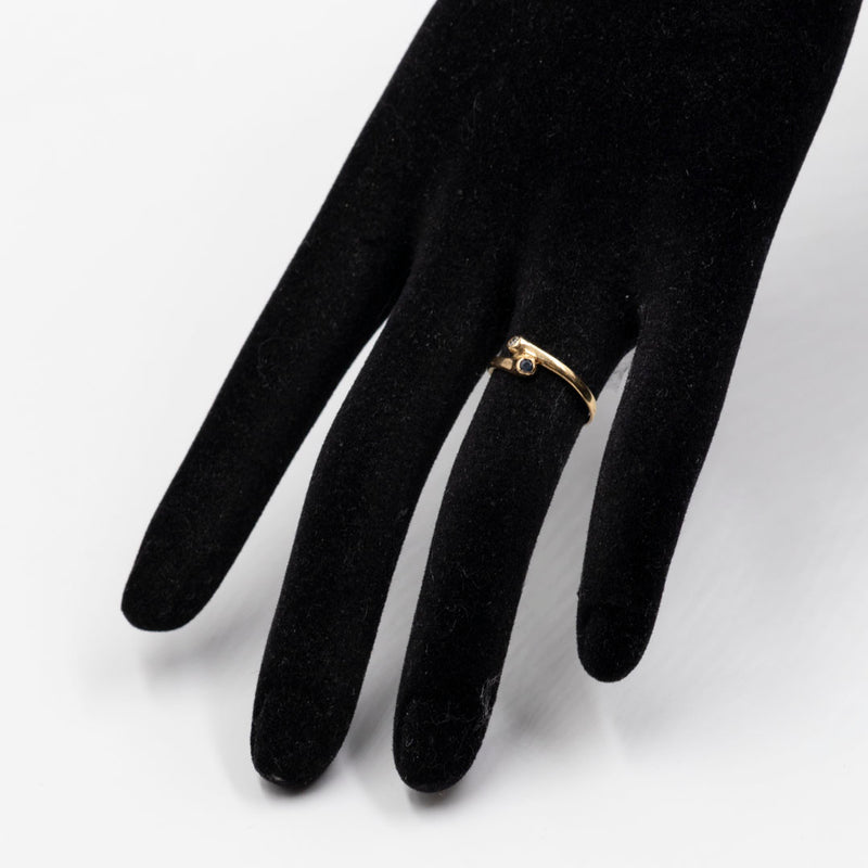 Anello contrarier in oro giallo 18k con diamante e zaffiro, anni '70