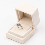 Anillo vintage de oro blanco de 18 quilates con diamantes de talla brillante (aprox. 0.90 quilates), años 60