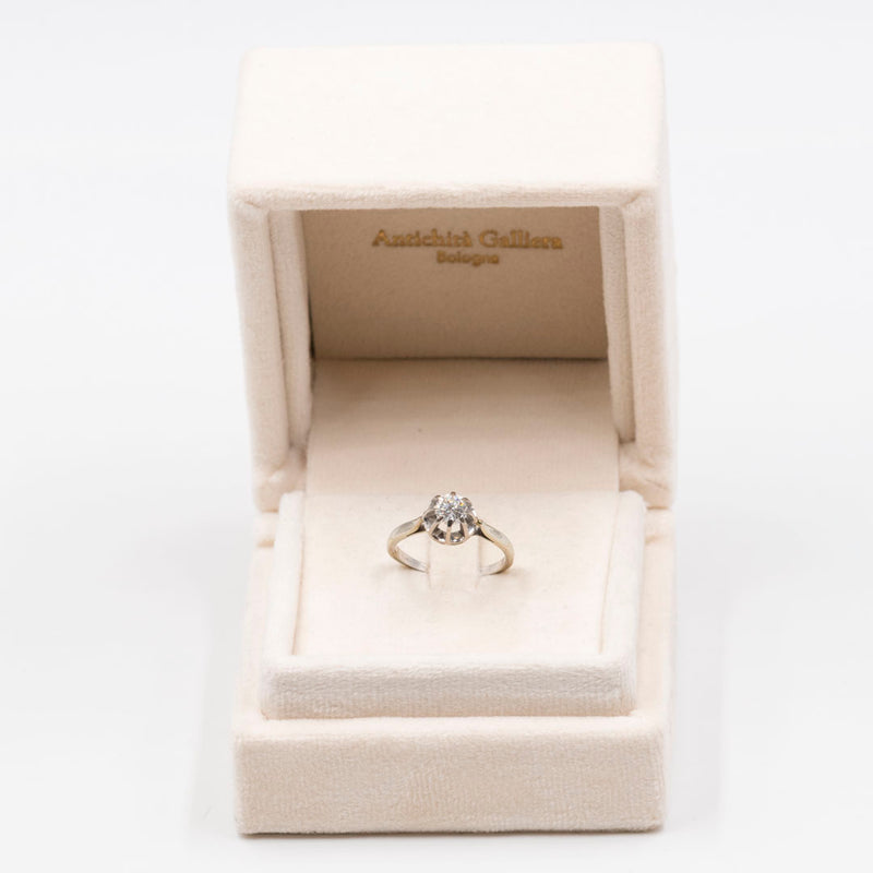 Anello solitario vintage in oro bianco 18k con diamante di 0,45ct , anni '40
