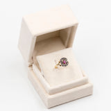 Anello vintage in oro giallo 18k con rubino e rosette di diamante, anni '50
