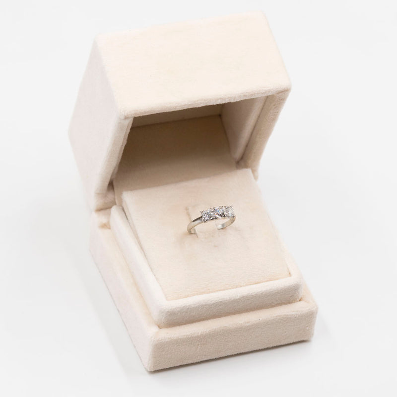 Anello vintage trilogy in oro bianco 18k con diamanti (0,83ctw), anni '70
