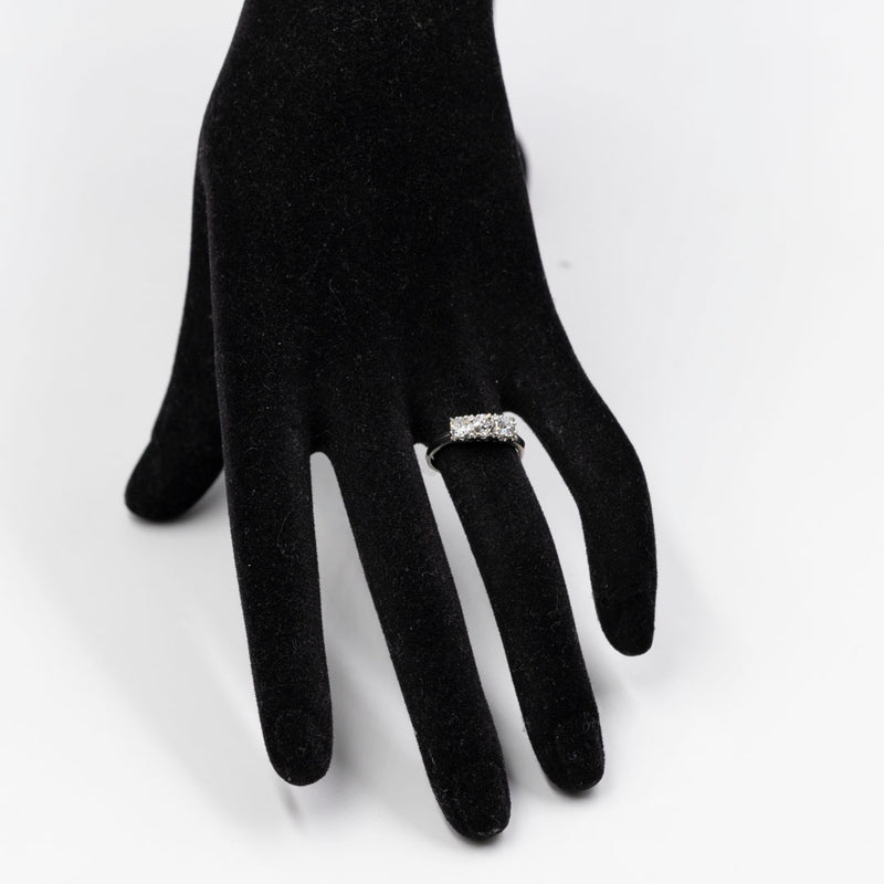 Anello vintage trilogy in oro bianco 18k con diamanti (0,83ctw), anni '70