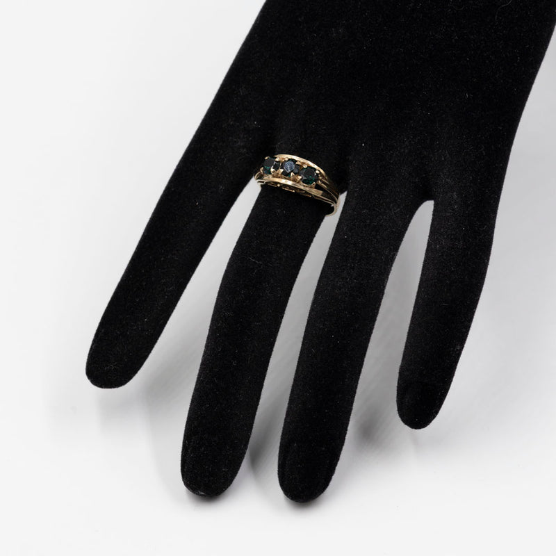 Anello trilogy vintage in oro giallo 8k con spinelli sintetici verdi