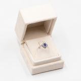 Anello vintage in platino a ballerina con zaffiro cabochon (1.88ct) e diamanti (0,63ctw)