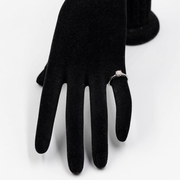 Anello vintage in oro bianco 9k con diamanti (0,15ctw)