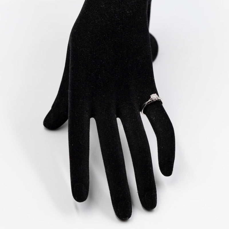 Anello vintage in oro bianco 9k con diamanti (0,15ctw)