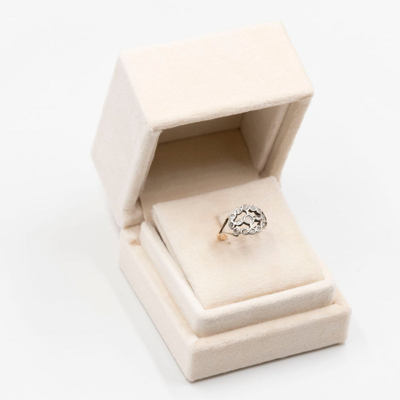 Anello antico in oro giallo 14k e argento con rosette, primi del '900