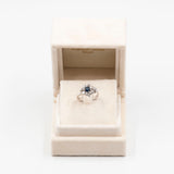 Anello vintage in oro bianco 14k con zaffiro (0,50ct) e diamanti (0,42ctw), anni '70