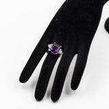 Bague vintage en or blanc 18 carats avec améthyste (environ 7 ct) et diamants taille brillant (environ 0.50 ct), années 70
