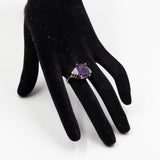 Bague vintage en or blanc 18 carats avec améthyste (environ 7 ct) et diamants taille brillant (environ 0.50 ct), années 70