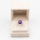 Bague vintage en or blanc 18 carats avec améthyste (environ 7 ct) et diamants taille brillant (environ 0.50 ct), années 70