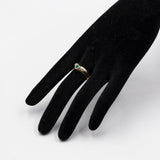 *RESERVADO* Anel "V" vintage em ouro amarelo 14k com esmeralda e diamantes (0,15ctw)