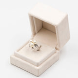 Vintage-Ring aus 14-karätigem Weißgold mit drei Perlen und Diamanten, 60er Jahre