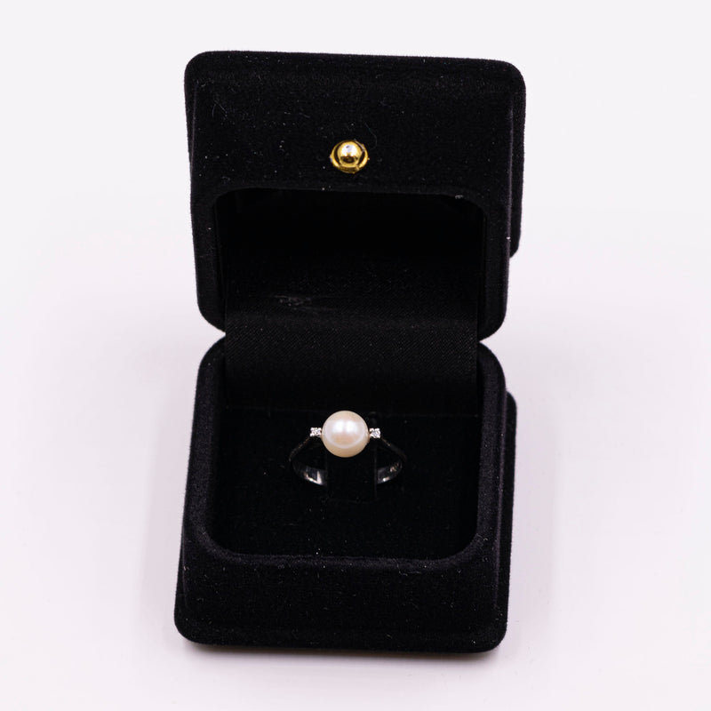 Anello vintage in oro bianco 18k con perla e diamanti, anni '60