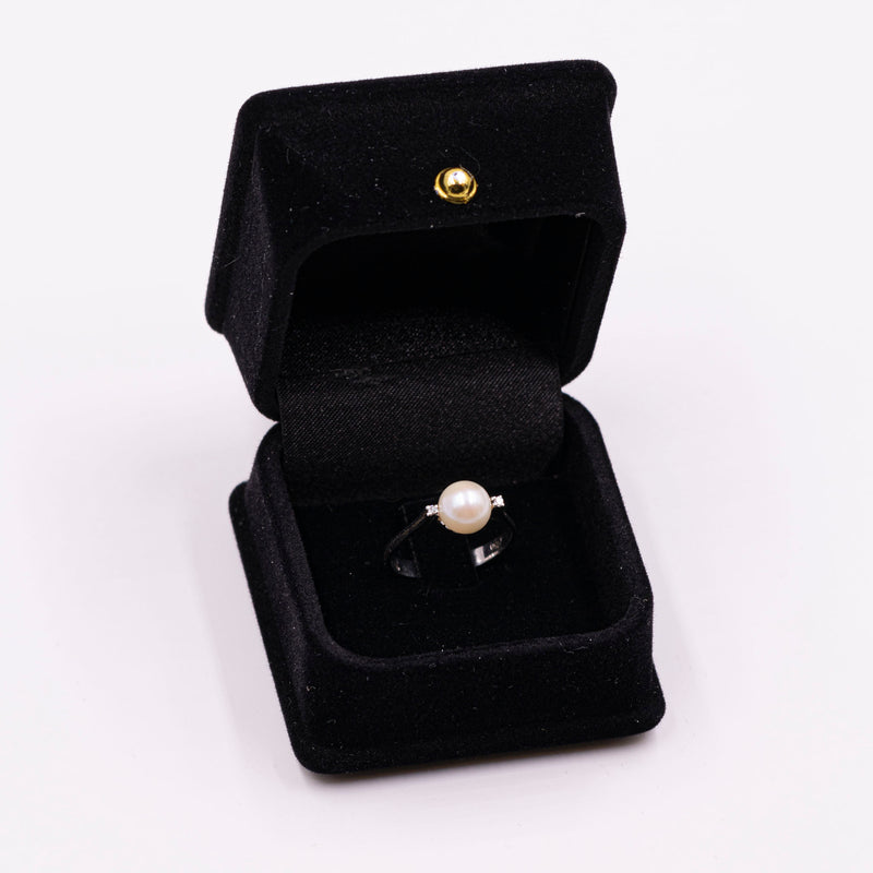 Anello vintage in oro bianco 18k con perla e diamanti, anni '60