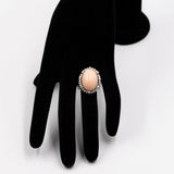 Vintage-Gänseblümchenring aus 18 Karat Weißgold mit Cabochon-Koralle (22 Karat) und Diamanten (1.50 Karat), 60er/70er Jahre