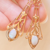 Orecchini pendenti vintage in stile Art Nouveau in oro giallo 8K con opali (0.80ctw ca.) e perline bianche