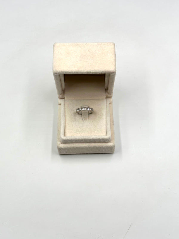 Anello vintage a riviera in oro bianco 18k con diamanti (0,64ctw)