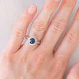 Anello a margherita vintage in platino con zaffiro (1.01ct) e diamanti (0.30ctw), anni ‘80/‘90