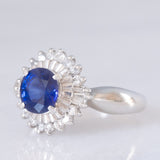 Anello a margherita vintage in platino con zaffiro (1.01ct) e diamanti (0.30ctw), anni ‘80/‘90