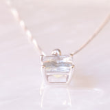 Halskette mit Vintage-Kette aus 9-karätigem Weißgold und modernem Anhänger aus 9-karätigem Weißgold mit Aquamarin (ca. 1 Karat) und Diamanten